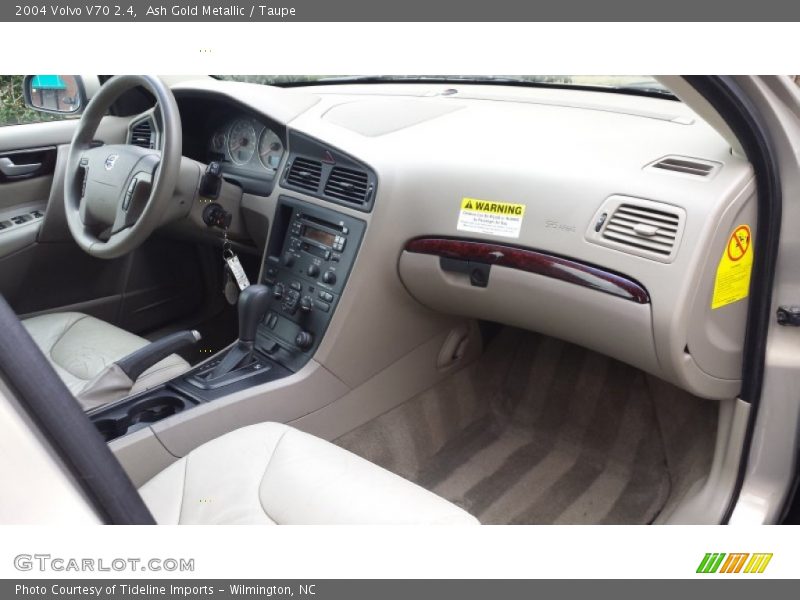 Ash Gold Metallic / Taupe 2004 Volvo V70 2.4