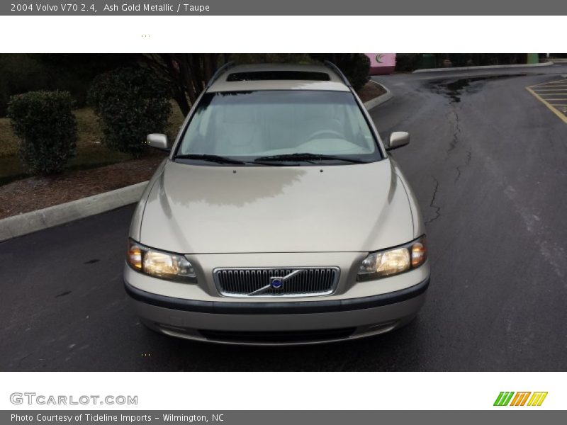 Ash Gold Metallic / Taupe 2004 Volvo V70 2.4