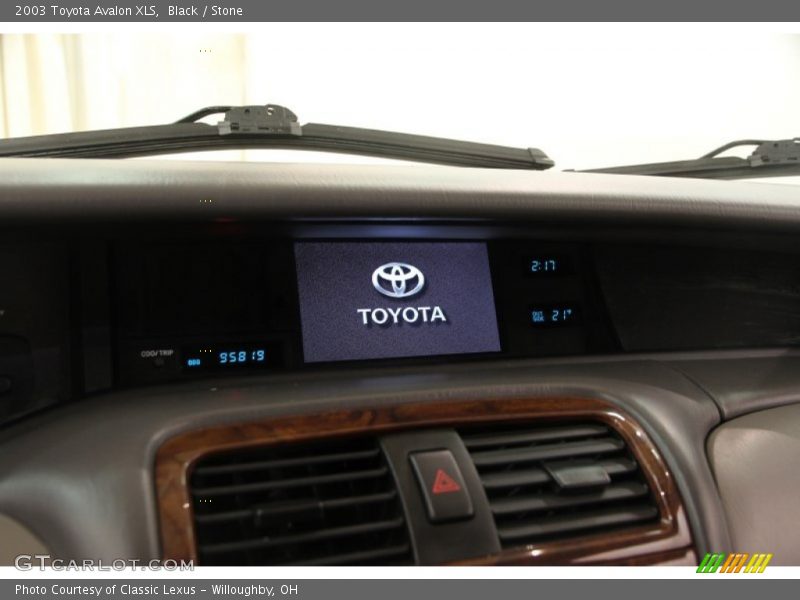 Black / Stone 2003 Toyota Avalon XLS