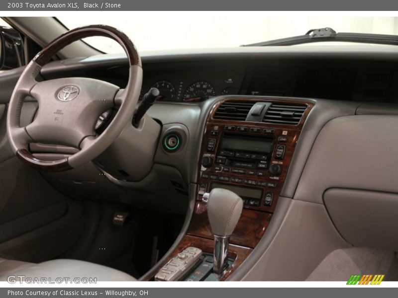 Black / Stone 2003 Toyota Avalon XLS