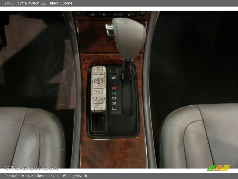 Black / Stone 2003 Toyota Avalon XLS
