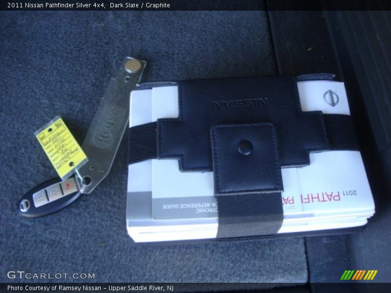 Dark Slate / Graphite 2011 Nissan Pathfinder Silver 4x4