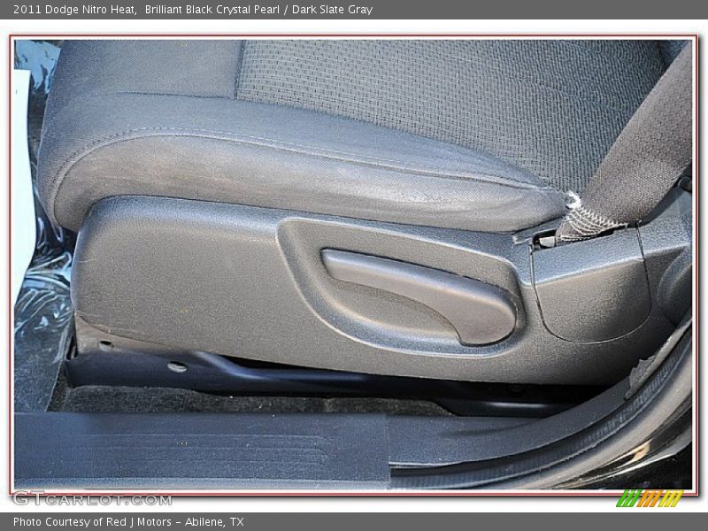 Brilliant Black Crystal Pearl / Dark Slate Gray 2011 Dodge Nitro Heat