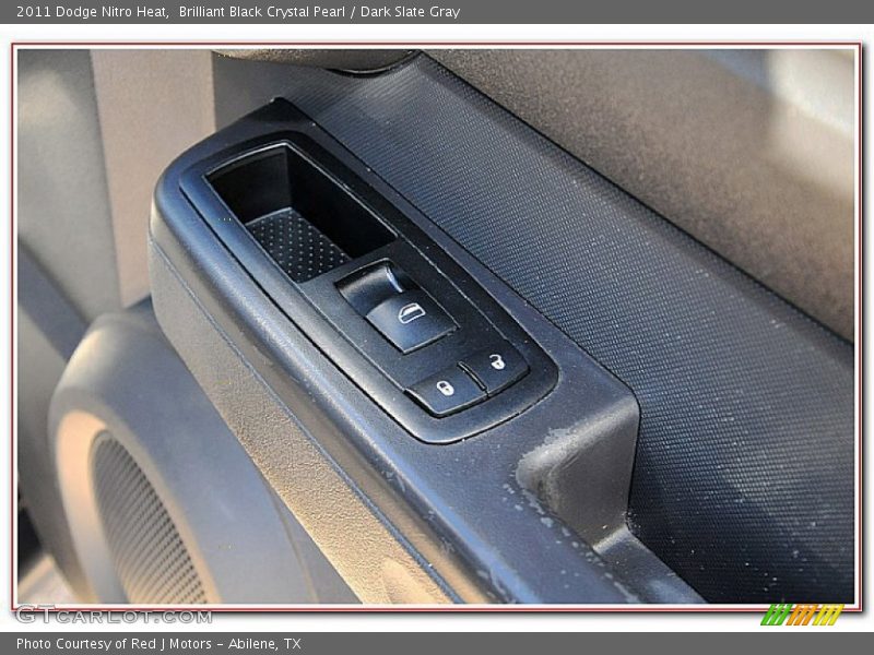 Brilliant Black Crystal Pearl / Dark Slate Gray 2011 Dodge Nitro Heat