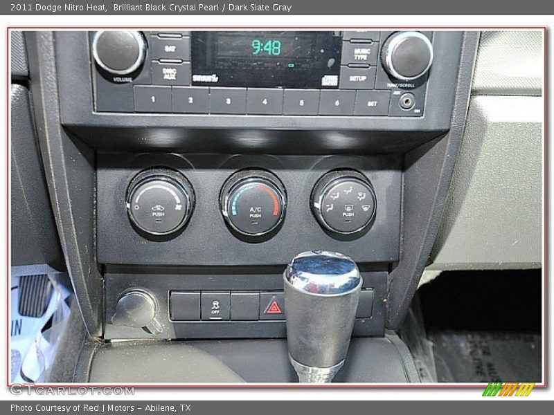 Brilliant Black Crystal Pearl / Dark Slate Gray 2011 Dodge Nitro Heat