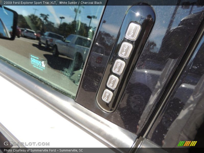 White Suede / Charcoal Black 2009 Ford Explorer Sport Trac XLT