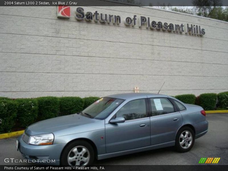 Ice Blue / Gray 2004 Saturn L300 2 Sedan