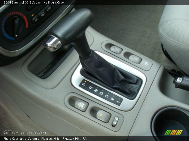 Ice Blue / Gray 2004 Saturn L300 2 Sedan