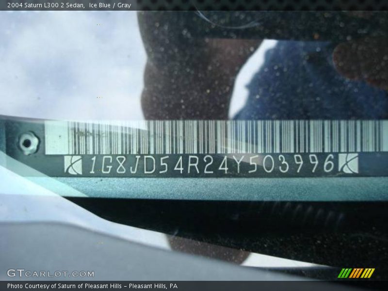 Ice Blue / Gray 2004 Saturn L300 2 Sedan