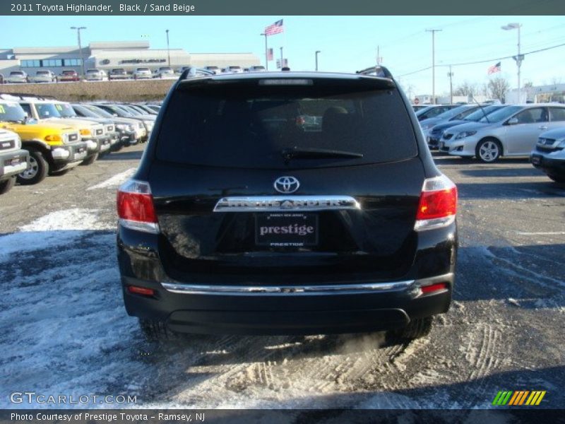 Black / Sand Beige 2011 Toyota Highlander