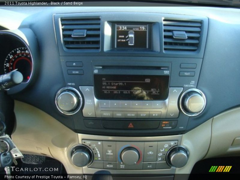 Black / Sand Beige 2011 Toyota Highlander