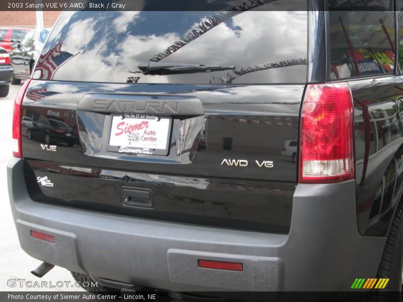 Black / Gray 2003 Saturn VUE V6 AWD