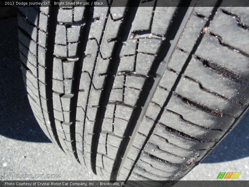 Bright Silver Metallic / Black 2013 Dodge Journey SXT