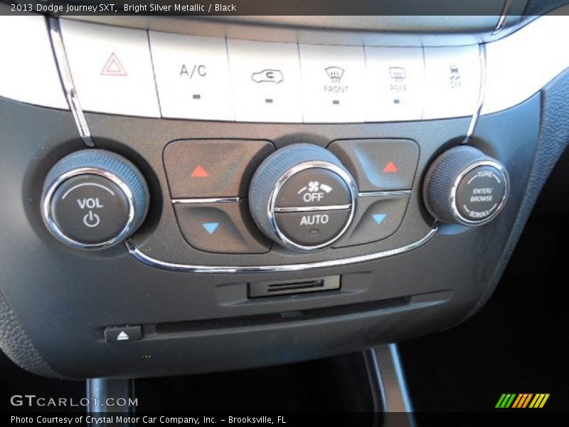 Bright Silver Metallic / Black 2013 Dodge Journey SXT