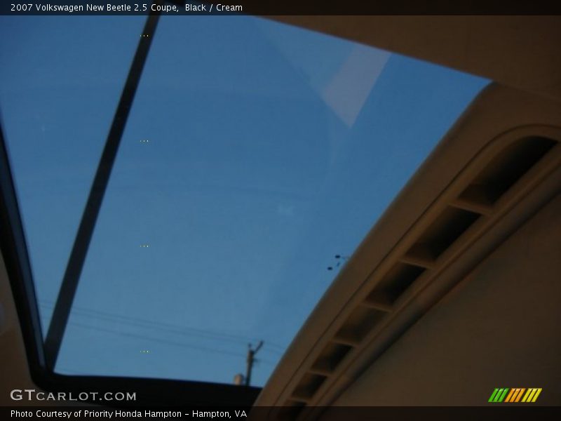 Black / Cream 2007 Volkswagen New Beetle 2.5 Coupe