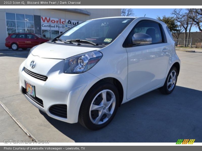 Blizzard White Pearl / Dark Charcoal 2013 Scion iQ