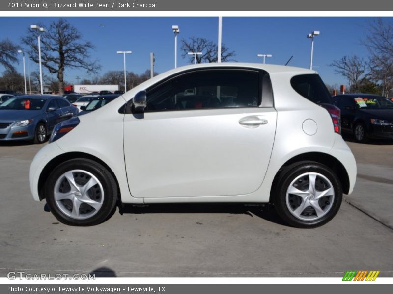 Blizzard White Pearl / Dark Charcoal 2013 Scion iQ