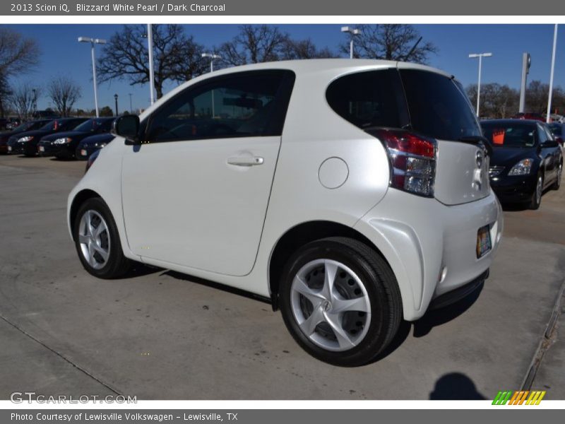 Blizzard White Pearl / Dark Charcoal 2013 Scion iQ