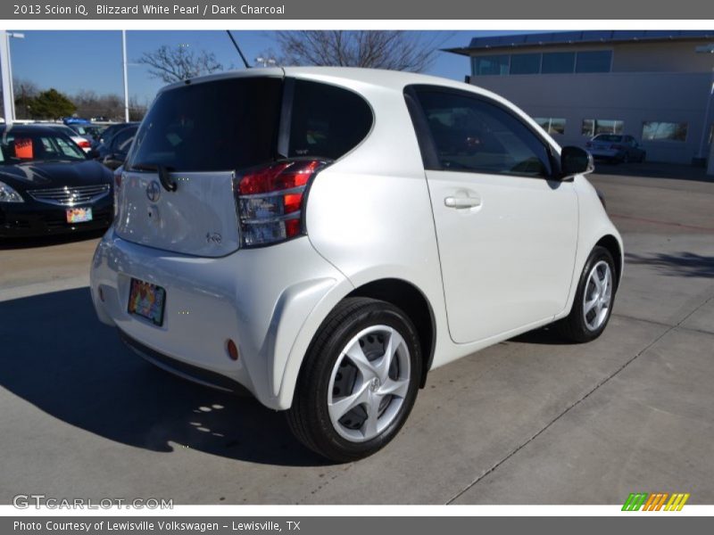 Blizzard White Pearl / Dark Charcoal 2013 Scion iQ