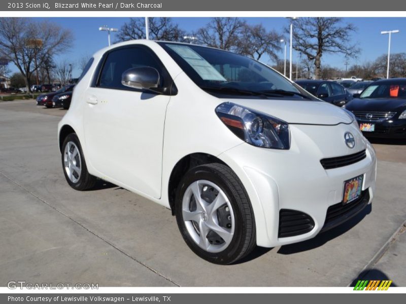 Blizzard White Pearl / Dark Charcoal 2013 Scion iQ