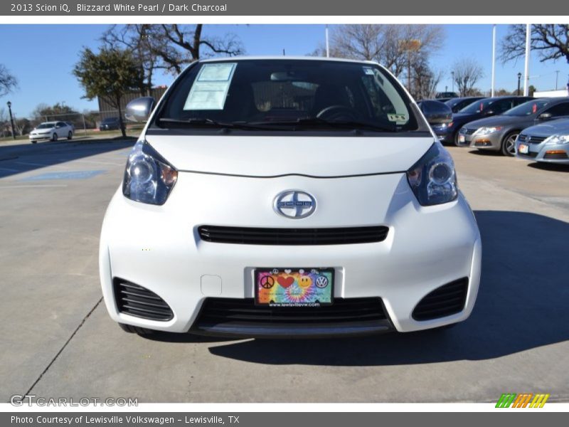 Blizzard White Pearl / Dark Charcoal 2013 Scion iQ