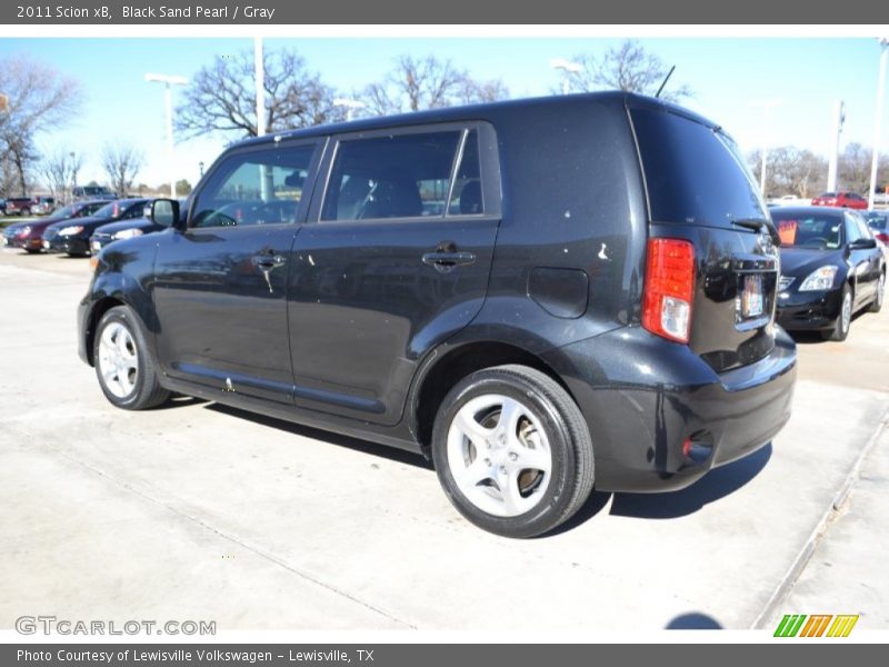  2011 xB  Black Sand Pearl