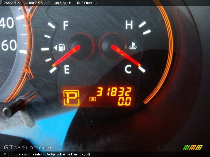 Radiant Silver Metallic / Charcoal 2009 Nissan Altima 2.5 SL