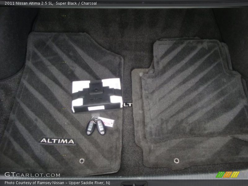 Super Black / Charcoal 2011 Nissan Altima 2.5 SL