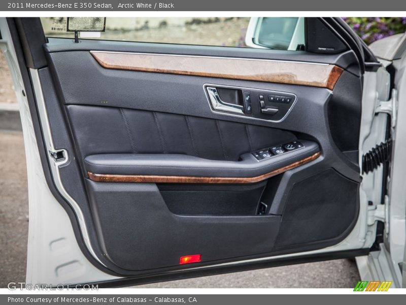 Arctic White / Black 2011 Mercedes-Benz E 350 Sedan