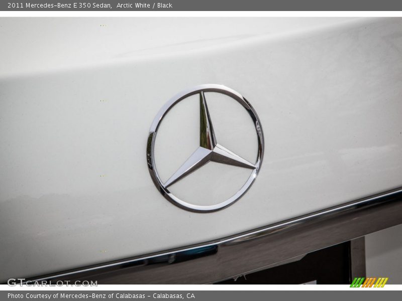 Arctic White / Black 2011 Mercedes-Benz E 350 Sedan