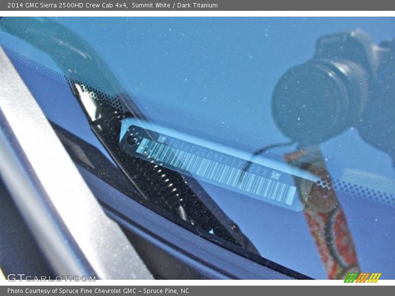 Summit White / Dark Titanium 2014 GMC Sierra 2500HD Crew Cab 4x4