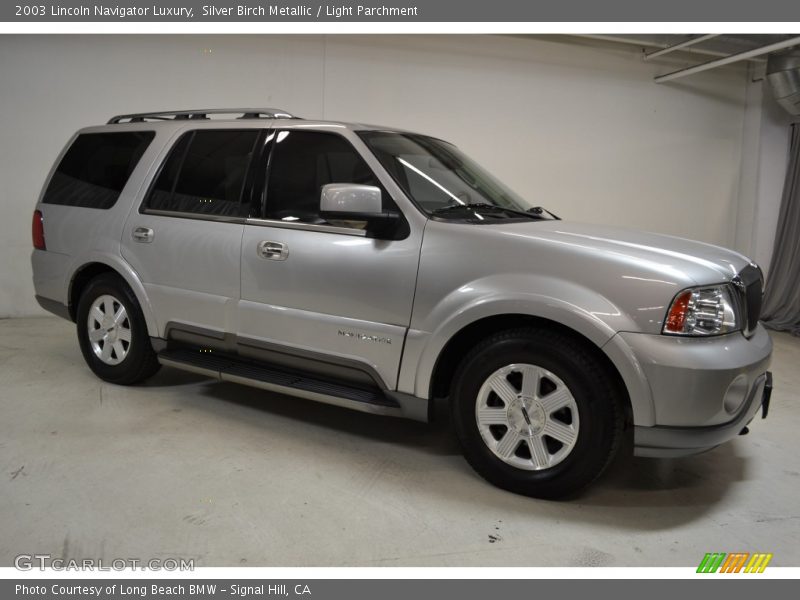 Silver Birch Metallic / Light Parchment 2003 Lincoln Navigator Luxury