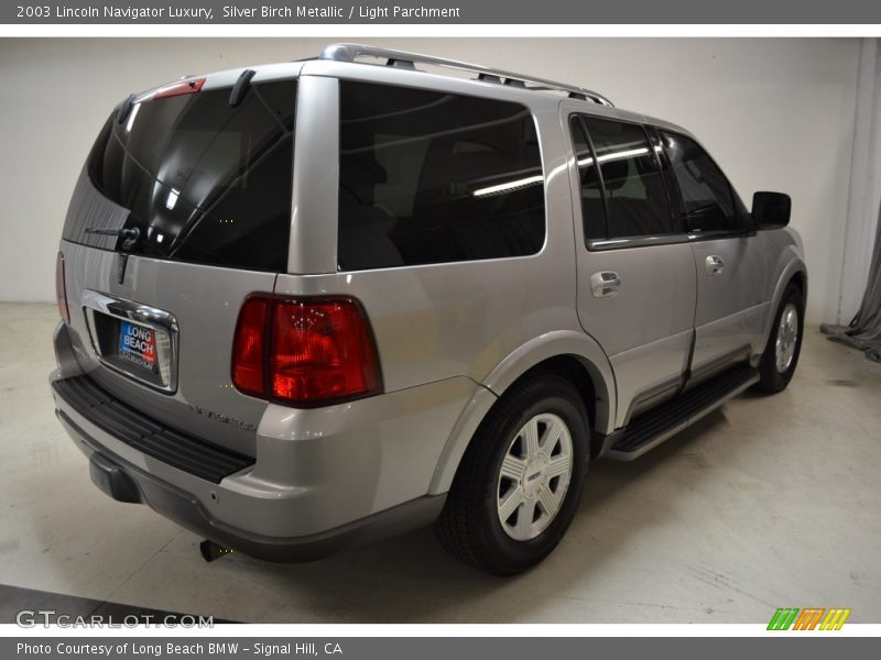 Silver Birch Metallic / Light Parchment 2003 Lincoln Navigator Luxury