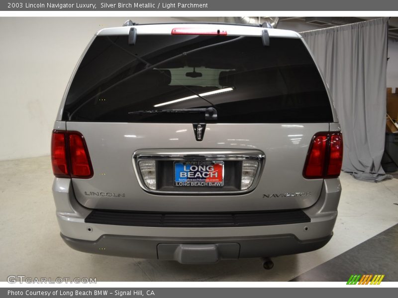 Silver Birch Metallic / Light Parchment 2003 Lincoln Navigator Luxury