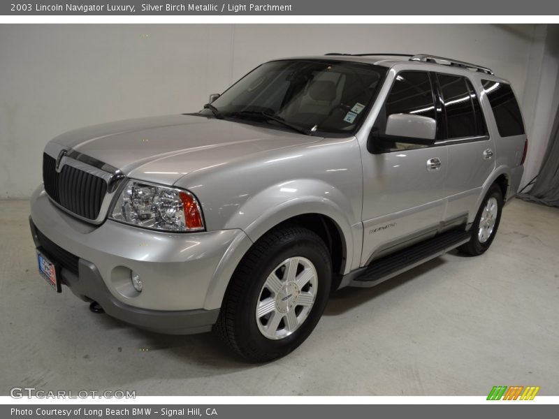 Silver Birch Metallic / Light Parchment 2003 Lincoln Navigator Luxury