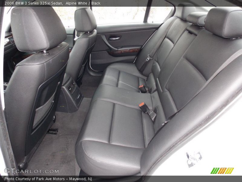 Alpine White / Black 2006 BMW 3 Series 325xi Sedan
