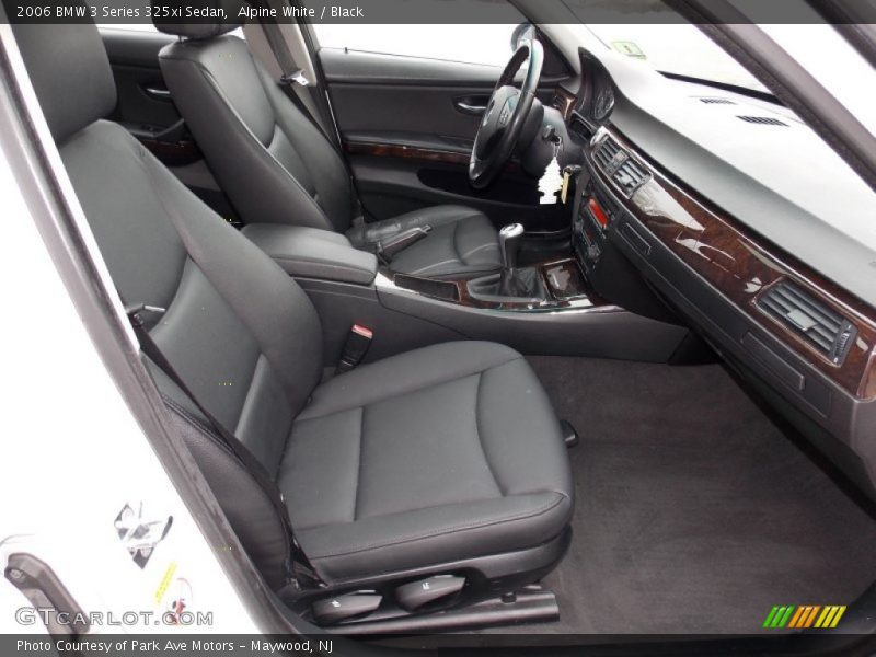 Alpine White / Black 2006 BMW 3 Series 325xi Sedan