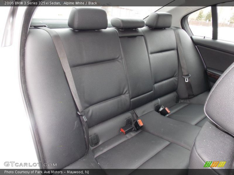 Alpine White / Black 2006 BMW 3 Series 325xi Sedan