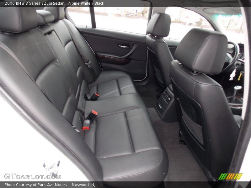 Alpine White / Black 2006 BMW 3 Series 325xi Sedan