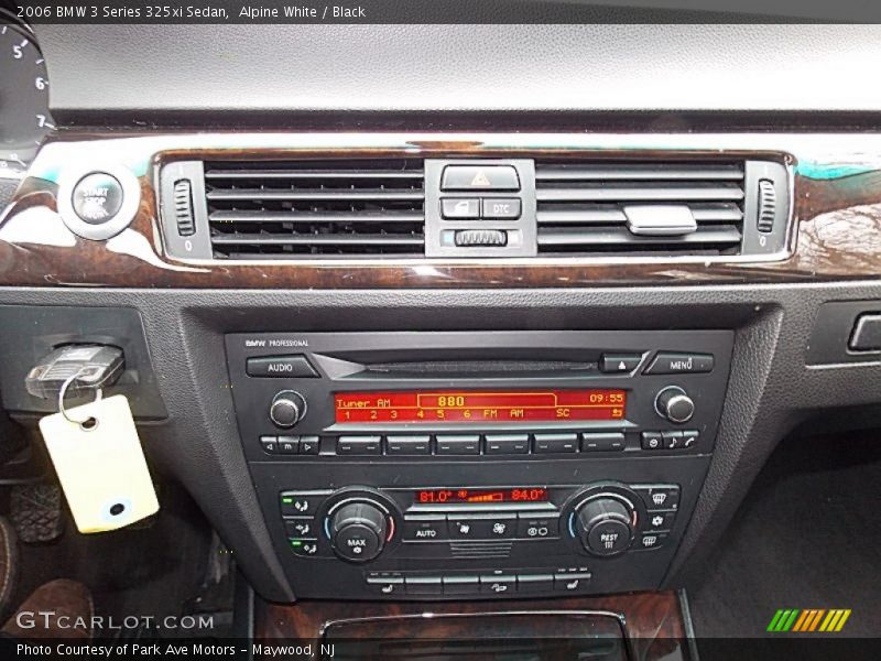 Alpine White / Black 2006 BMW 3 Series 325xi Sedan