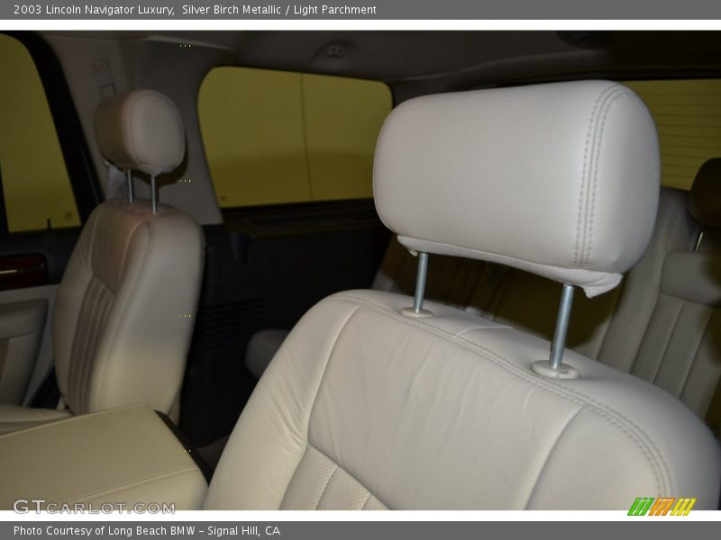Silver Birch Metallic / Light Parchment 2003 Lincoln Navigator Luxury