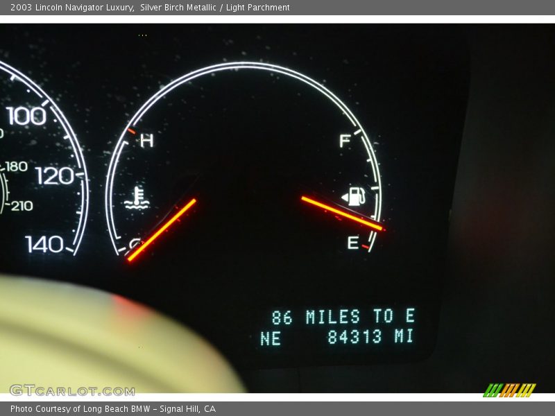 Silver Birch Metallic / Light Parchment 2003 Lincoln Navigator Luxury