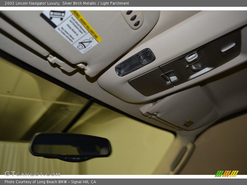 Silver Birch Metallic / Light Parchment 2003 Lincoln Navigator Luxury