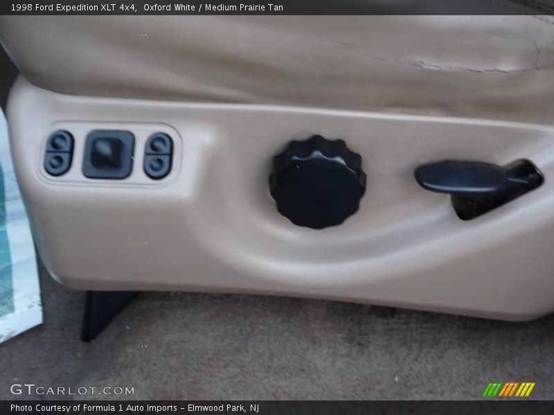 Oxford White / Medium Prairie Tan 1998 Ford Expedition XLT 4x4