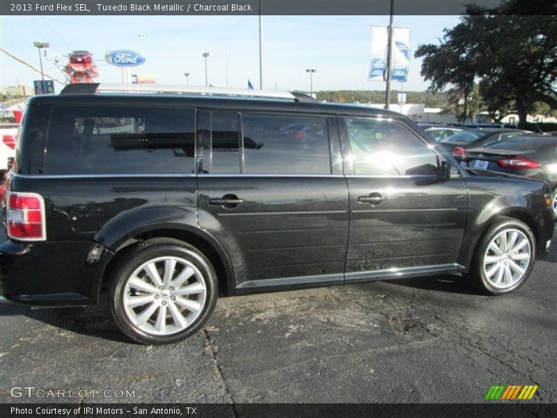 Tuxedo Black Metallic / Charcoal Black 2013 Ford Flex SEL