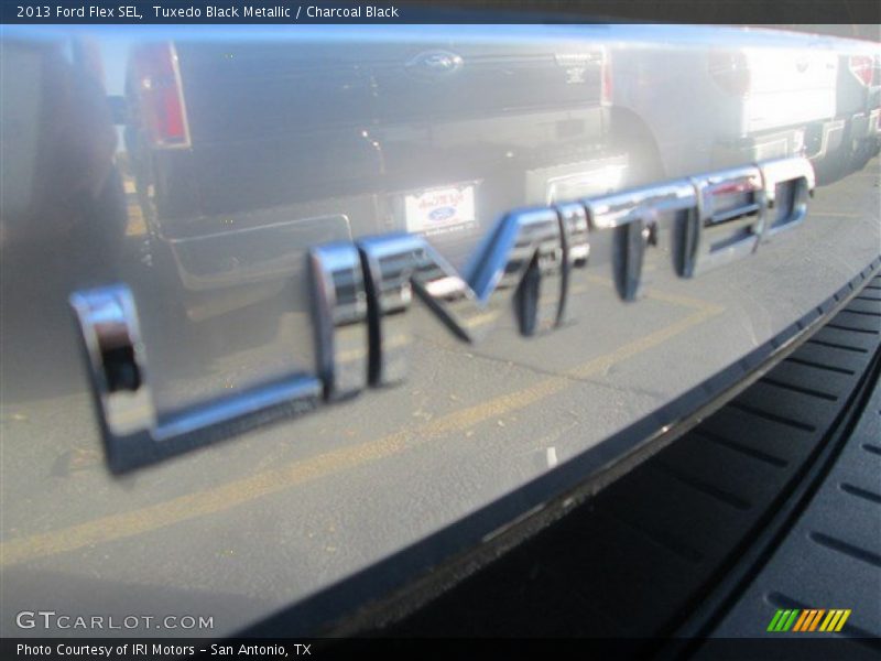 Tuxedo Black Metallic / Charcoal Black 2013 Ford Flex SEL