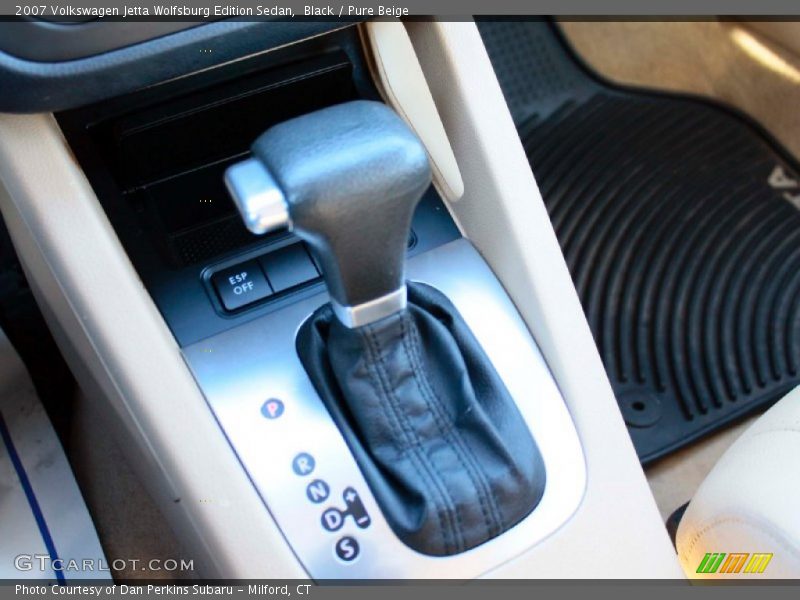 Black / Pure Beige 2007 Volkswagen Jetta Wolfsburg Edition Sedan
