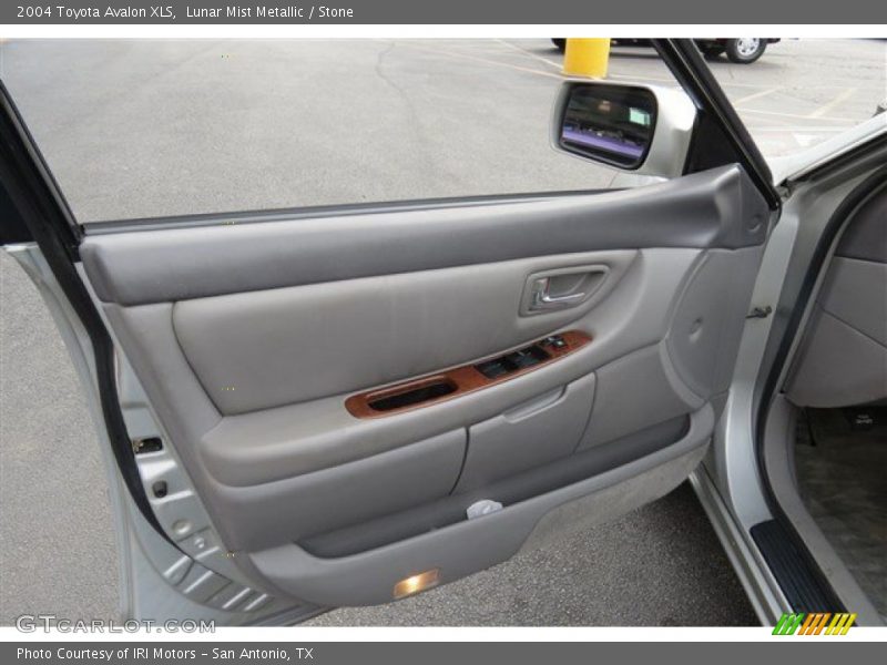 Lunar Mist Metallic / Stone 2004 Toyota Avalon XLS