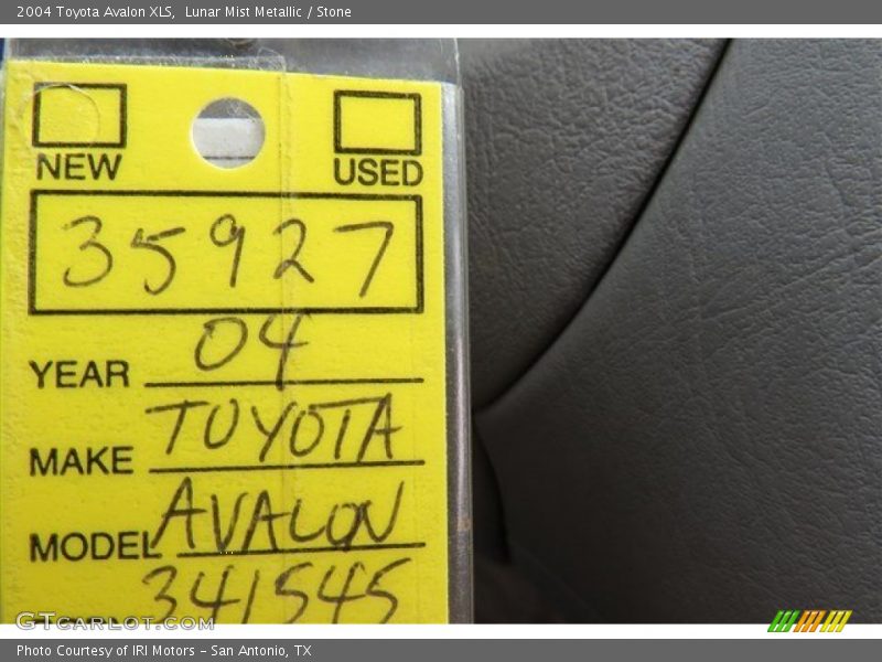 Lunar Mist Metallic / Stone 2004 Toyota Avalon XLS