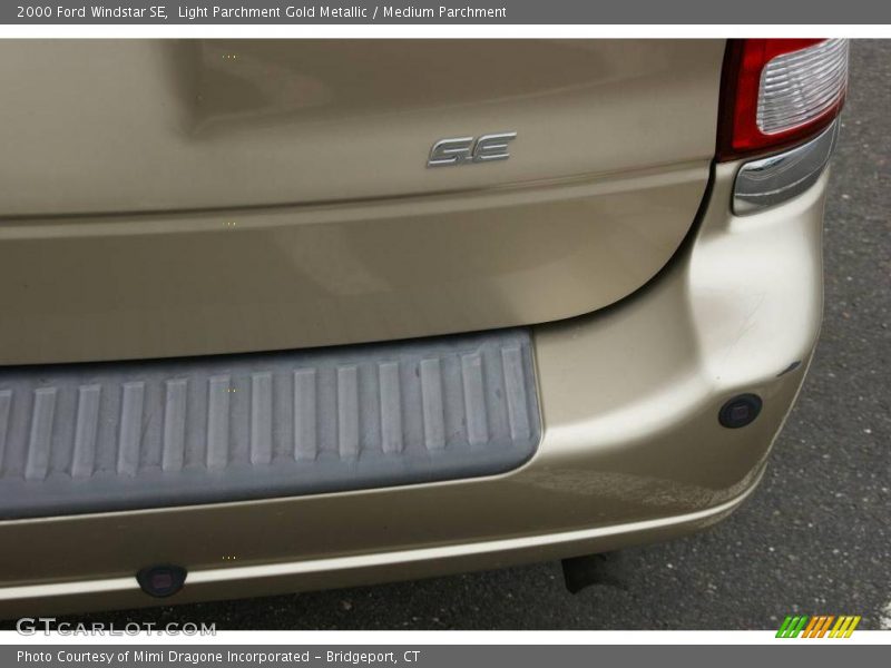 Light Parchment Gold Metallic / Medium Parchment 2000 Ford Windstar SE